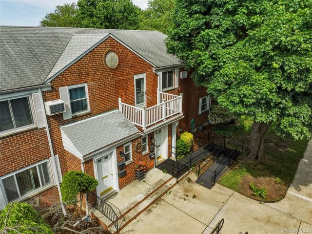 254-18 2nd Floor 75 Ave Upper, Glen Oaks, NY 11004