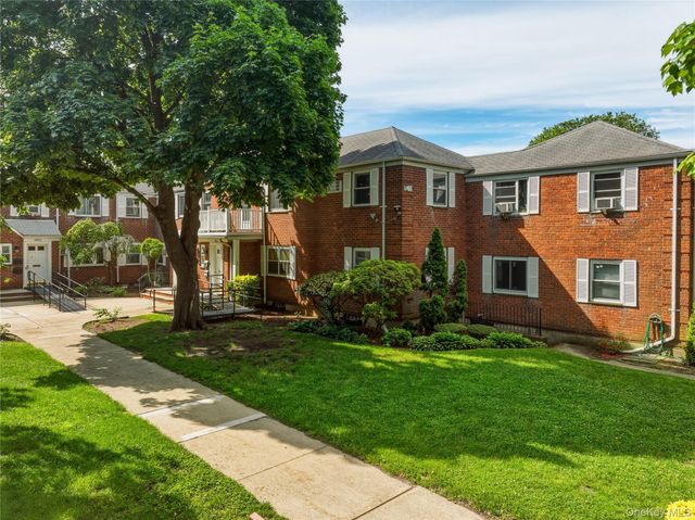 254-18 2nd Floor 75 Ave Upper, Glen Oaks, NY 11004