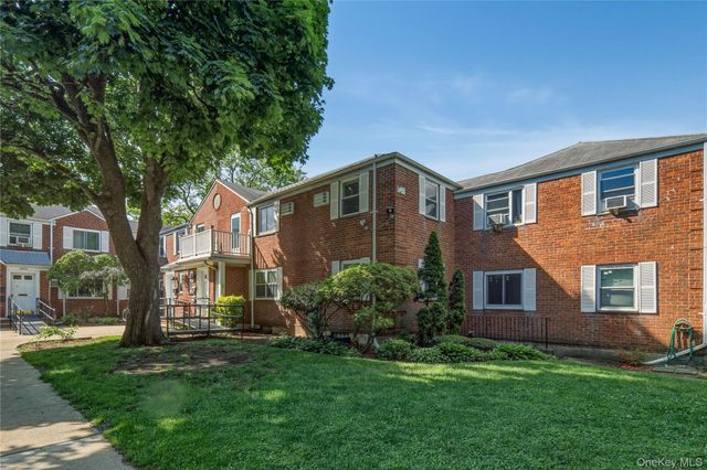 254-18 2nd Floor 75 Ave Upper, Glen Oaks, NY 11004