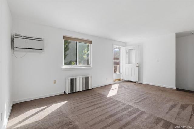 254-18 2nd Floor 75 Ave Upper, Glen Oaks, NY 11004