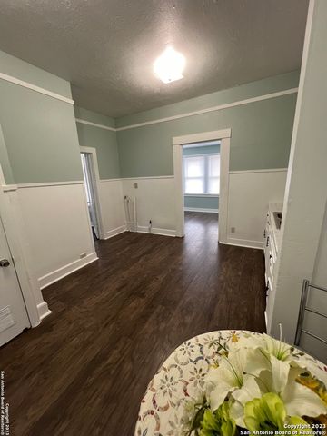 212 Barrett, San Antonio, TX 78214