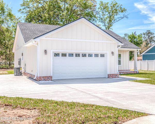 4298 WOLFE Drive, Macclenny, FL 32063