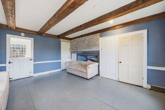 70 White Mountain Highway, Tamworth, NH 03817