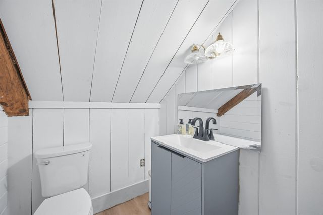 70 White Mountain Highway, Tamworth, NH 03817