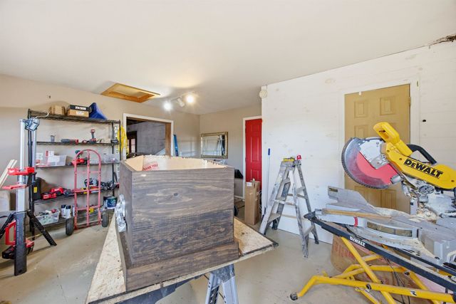 70 White Mountain Highway, Tamworth, NH 03817