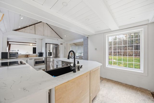 70 White Mountain Highway, Tamworth, NH 03817