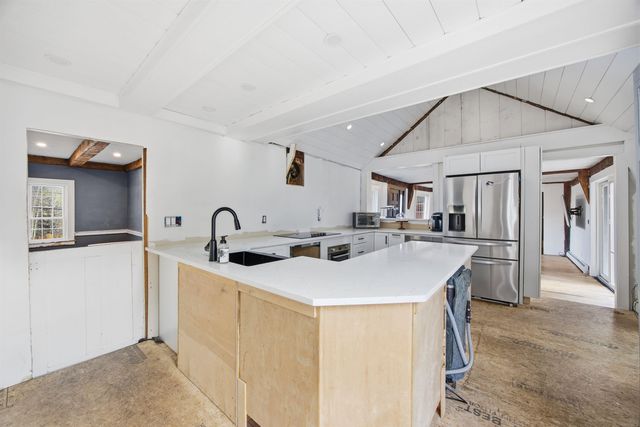 70 White Mountain Highway, Tamworth, NH 03817