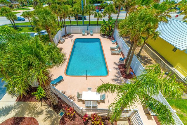 50 11th Avenue 104, Indialantic, FL 32903