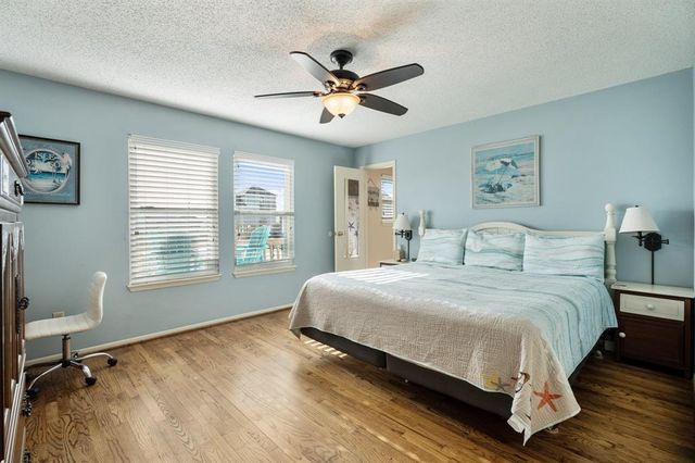 16507 Captain Kidd Road, Jamaica Beach, TX 77554