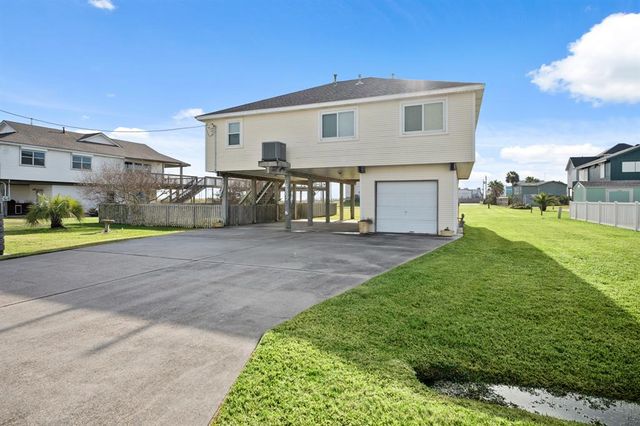 16507 Captain Kidd Road, Jamaica Beach, TX 77554