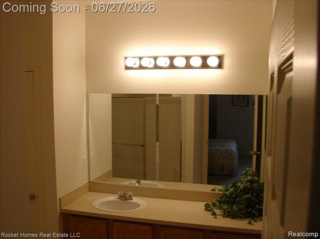11840 Farmington Rd Road 59, Livonia, MI 48150