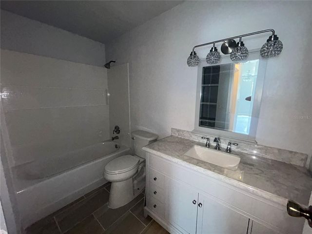 6519 W NEWBERRY ROAD 811, Gainesville, FL 32605