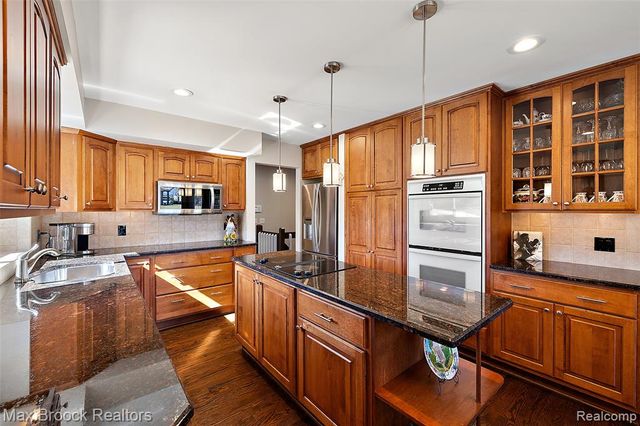 17835 Maple Hill Drive, Northville, MI 48168