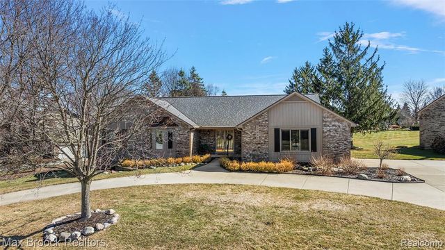 17835 Maple Hill Drive, Northville, MI 48168