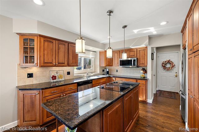 17835 Maple Hill Drive, Northville, MI 48168