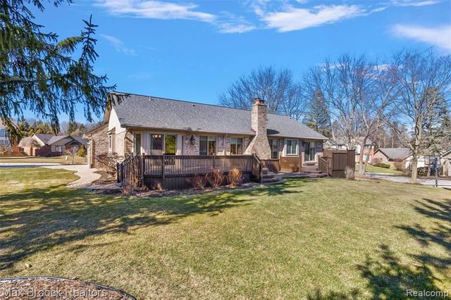 17835 Maple Hill Drive, Northville, MI 48168