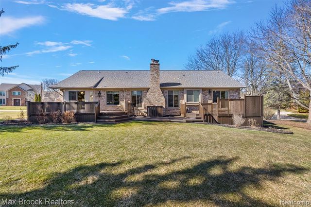 17835 Maple Hill Drive, Northville, MI 48168