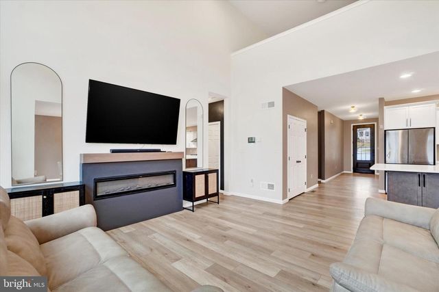 105 BLAINE DR, Manchester, PA 17345