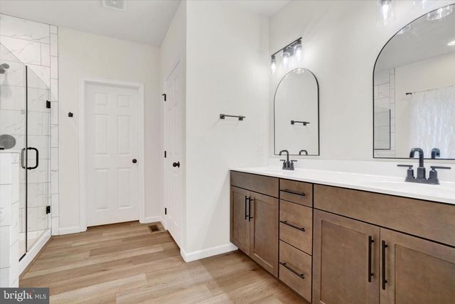 105 BLAINE DR, Manchester, PA 17345