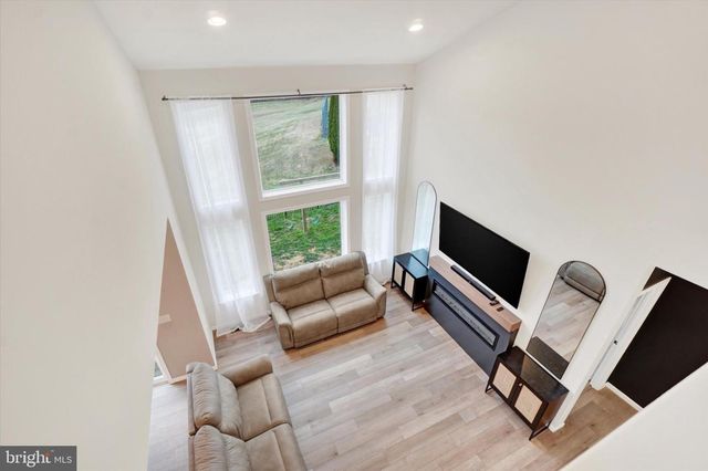 105 BLAINE DR, Manchester, PA 17345