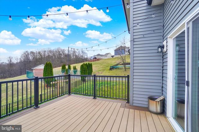 105 BLAINE DR, Manchester, PA 17345