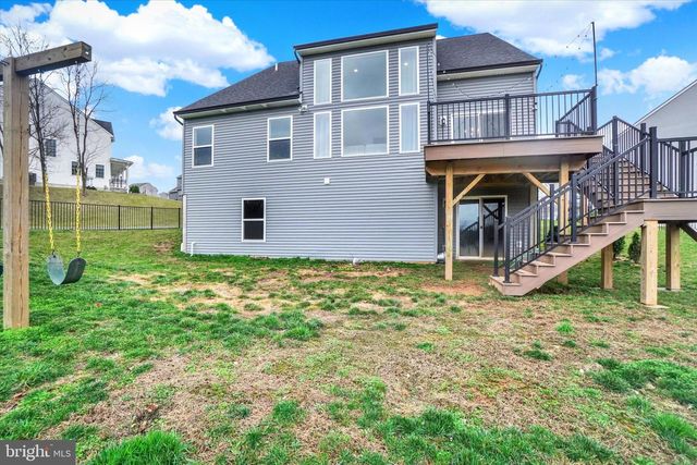 105 BLAINE DR, Manchester, PA 17345