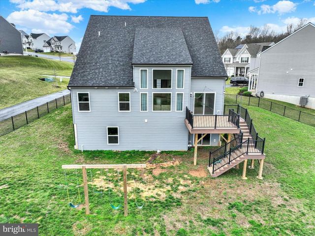 105 BLAINE DR, Manchester, PA 17345