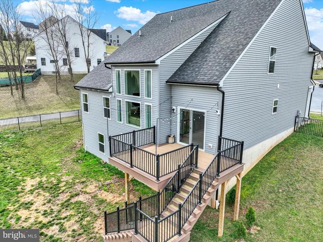 105 BLAINE DR, Manchester, PA 17345