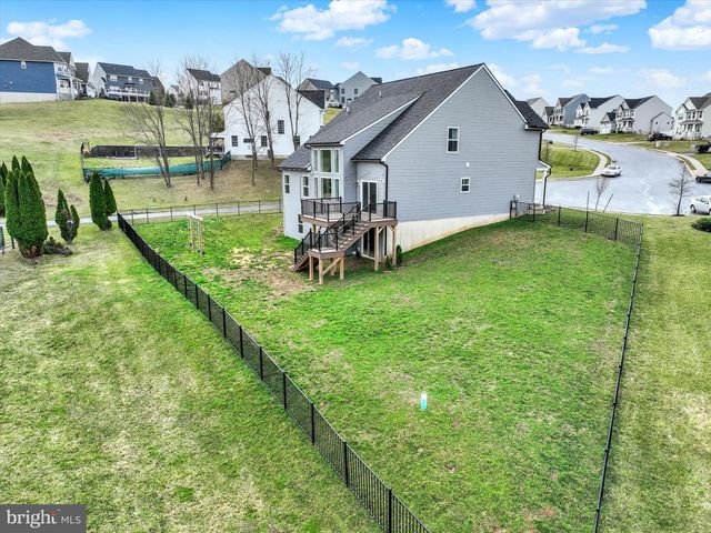 105 BLAINE DR, Manchester, PA 17345