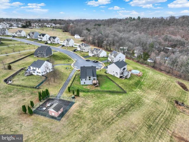 105 BLAINE DR, Manchester, PA 17345