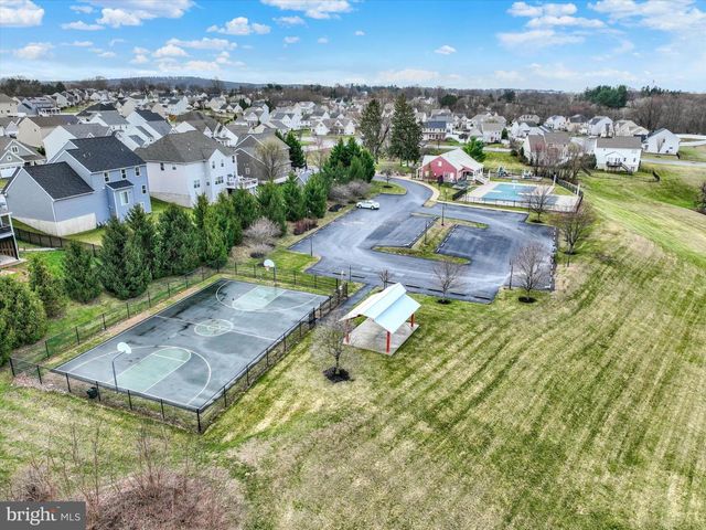 105 BLAINE DR, Manchester, PA 17345