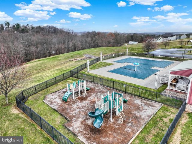 105 BLAINE DR, Manchester, PA 17345