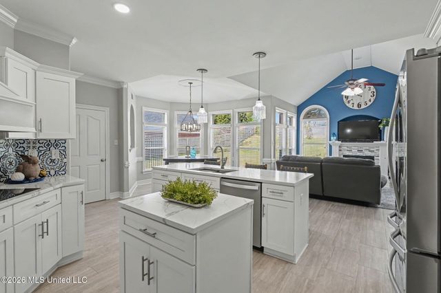8472 Belmor Lakes Drive, Olive Branch, MS 38654