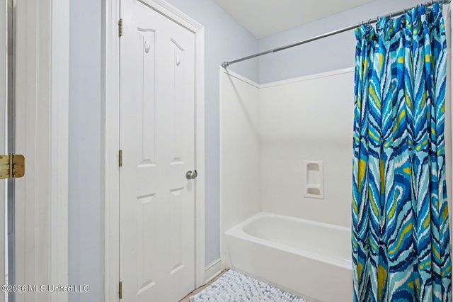 8472 Belmor Lakes Drive, Olive Branch, MS 38654