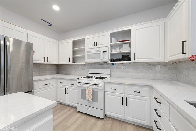 867 Oso Drive, Corona, CA 92879