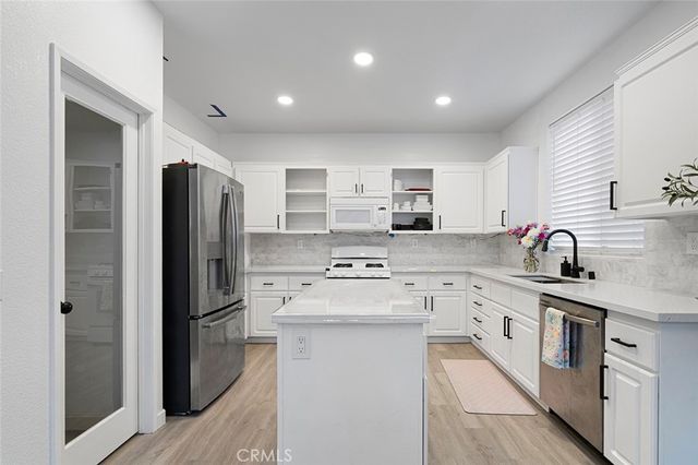 867 Oso Drive, Corona, CA 92879