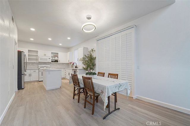 867 Oso Drive, Corona, CA 92879