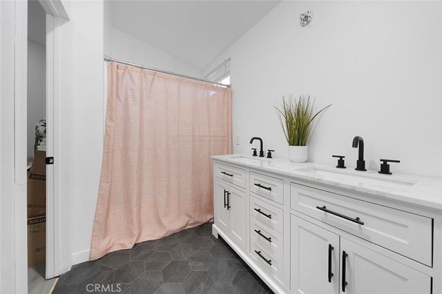 867 Oso Drive, Corona, CA 92879