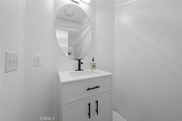 867 Oso Drive, Corona, CA 92879