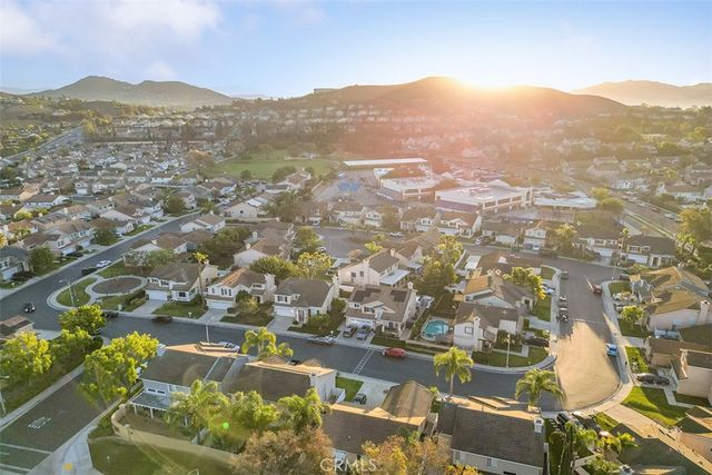 867 Oso Drive, Corona, CA 92879