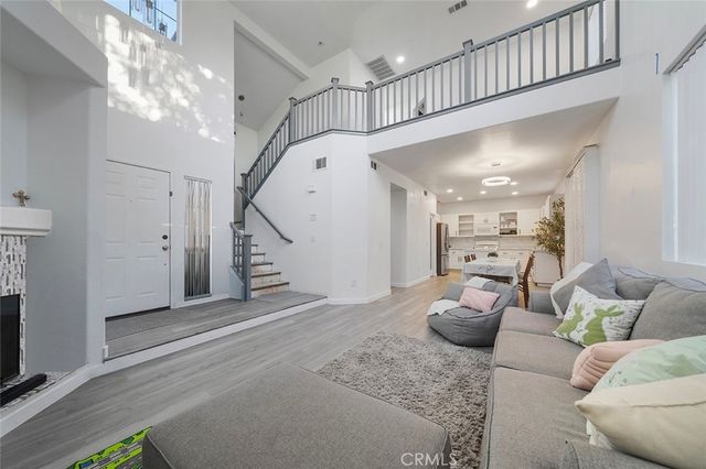 867 Oso Drive, Corona, CA 92879