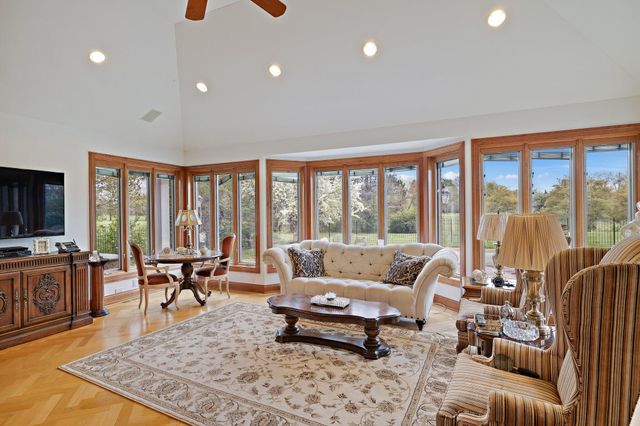 955 Killarney Drive, Dyer, IN 46311