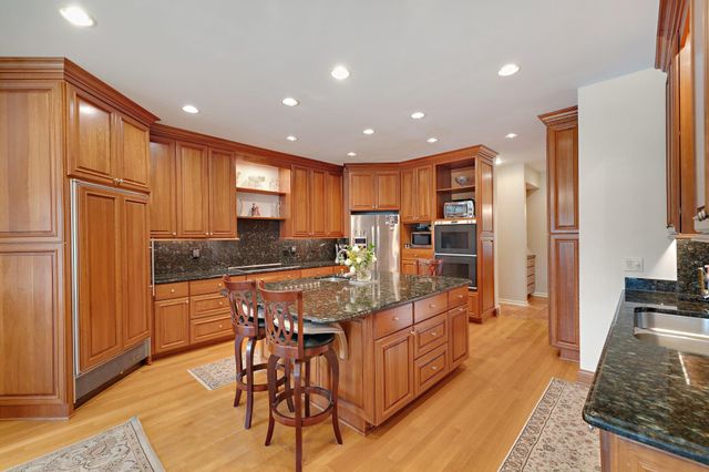 955 Killarney Drive, Dyer, IN 46311