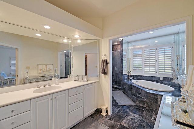 955 Killarney Drive, Dyer, IN 46311