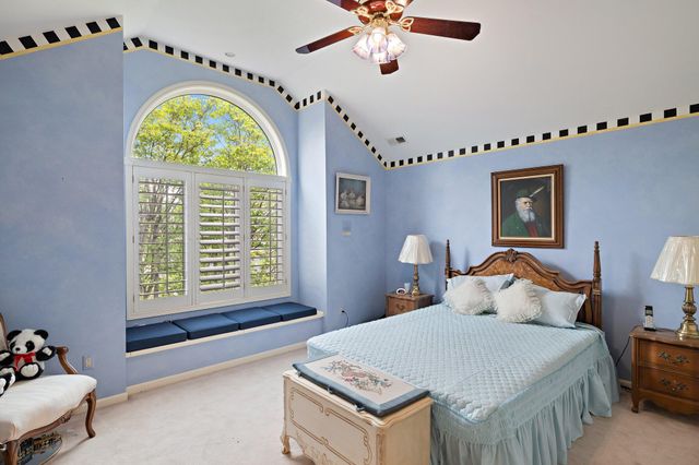 955 Killarney Drive, Dyer, IN 46311