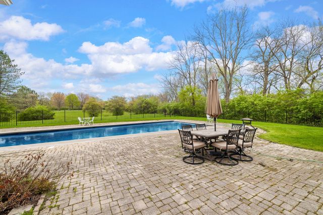 955 Killarney Drive, Dyer, IN 46311