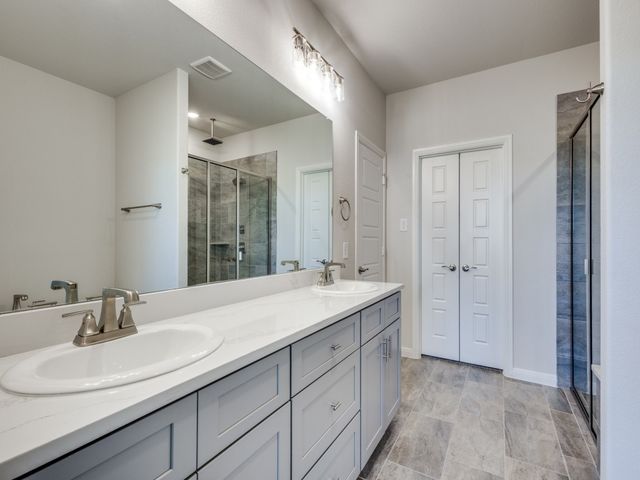 1904 Holland Drive, Van Alstyne, TX 75495
