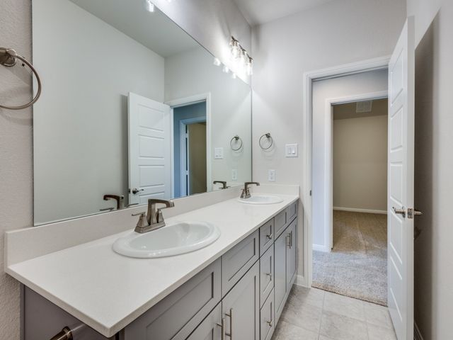 1904 Holland Drive, Van Alstyne, TX 75495