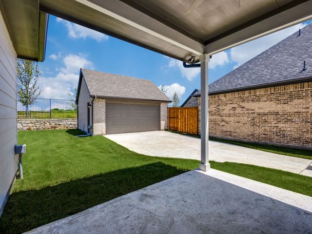 1904 Holland Drive, Van Alstyne, TX 75495