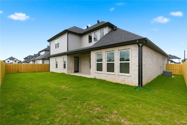 401 Hedge Drive, Centerton, AR 72719